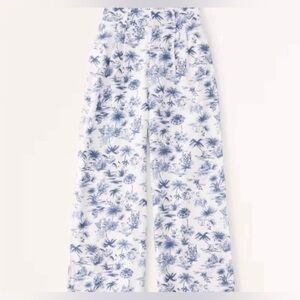 Abercrombie & Fitch Blue Floral Women's Pants